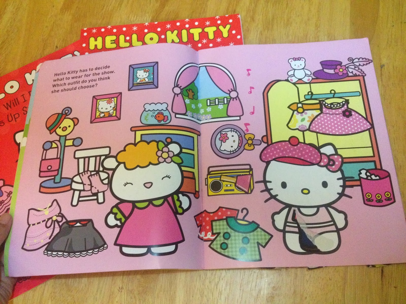 Cinta mummy sofiya Hello  Kitty  sticker  book